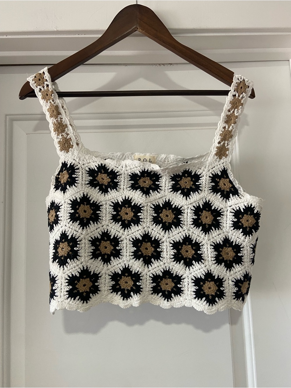 POL Crochet Floral Square Neck Crop Top in White & Black - Picture 2 of 6